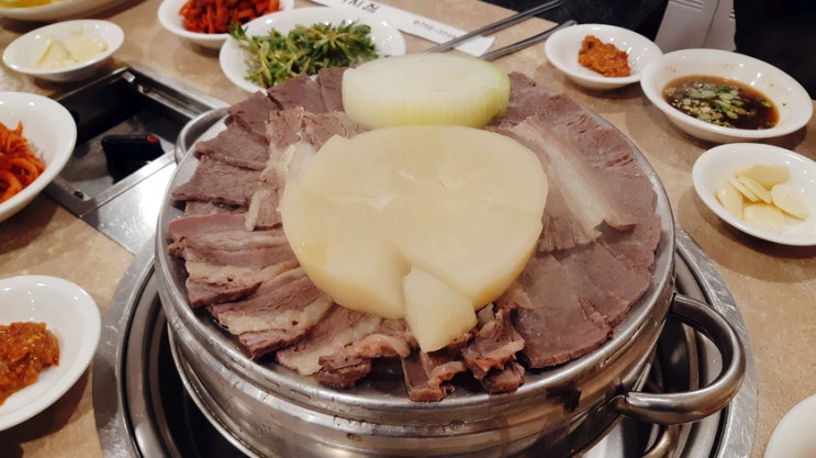 오늘의 회식 '무교동 곰국시집' 곰국시와 수육, 국수전골 오늘의 회식 '무교동 곰국시집' 곰국시와 수육, 국수전골
