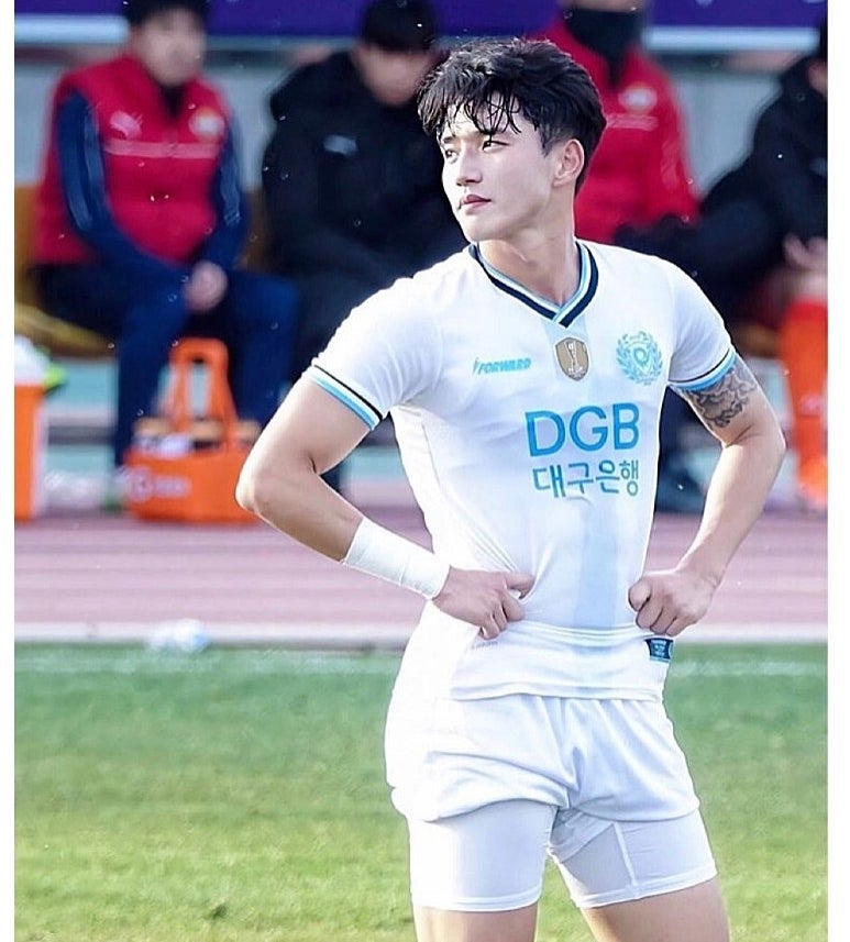 ì¶•êµ¬ì„ ìˆ˜ ì •ìŠ¹ì› ìž˜ìƒê¸´ ì¶•êµ¬ì„ ìˆ˜ ì—¬ì„±íŒ¬ ë–¡ìƒì¤'ì´ë¼ë„¤ìš¬ã…‹ã…‹ã…‹ ë„¤ì´ë²„ ë¸