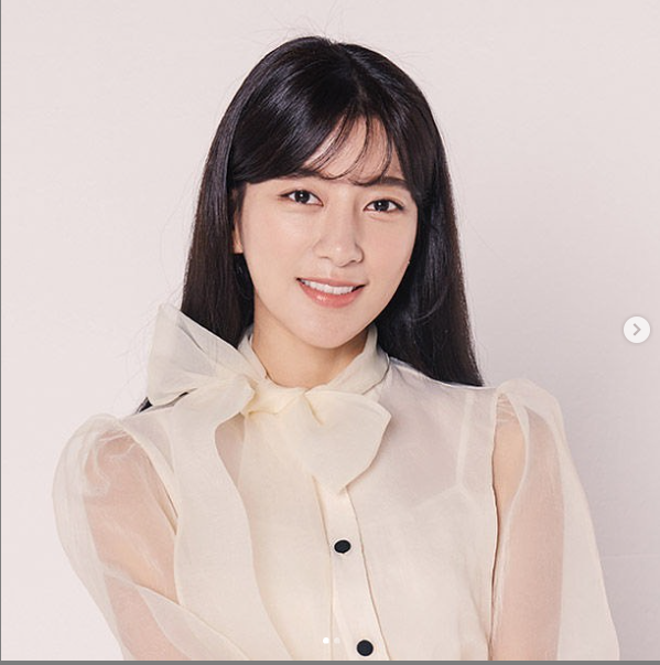 요즘 "핫"한 배우 '꽃길만걸어요' 강여원역 최윤소나이 출연작