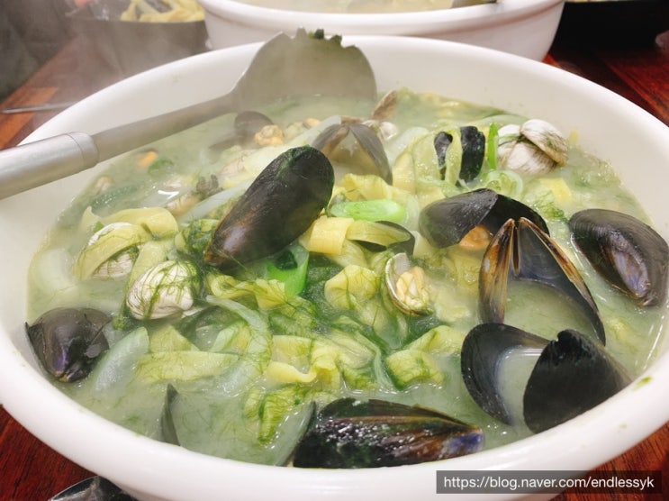  제주 버드나무집 제주 함덕 맛집에서 해물칼국수 매생이굴칼국수 한그릇