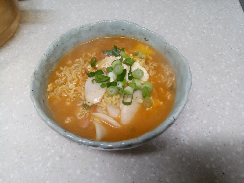 계란 넣은 떡라면 끓이는 법 어떤 순서로 끓여야 맛이 좋을까요? : 네이버 블로그
