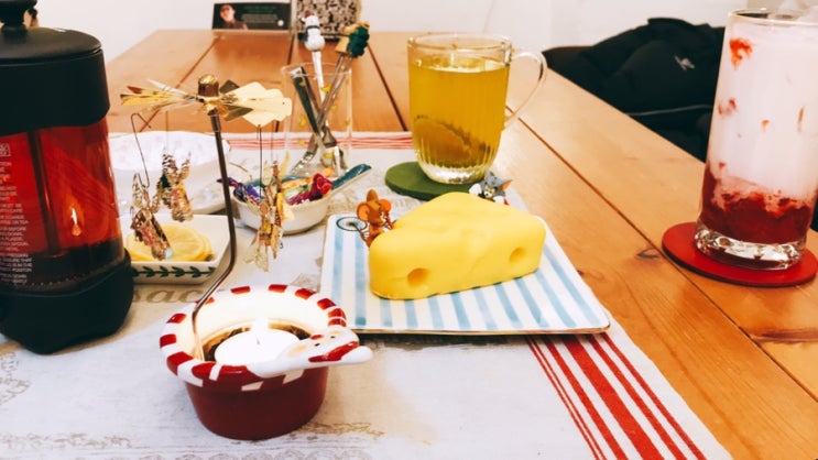  아기자기한 인테리어와 소품 같은 디저트 카페, 순천 카페드마망
