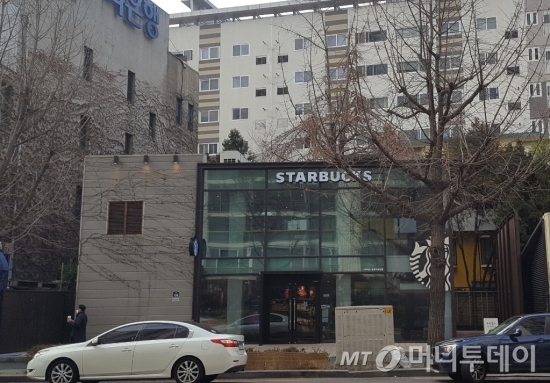 '현금 58억' 스타벅스 매입, 전지현의 투자 3원칙은? '현금 58억' 스타벅스 매입, 전지현의 투자 3원칙은?