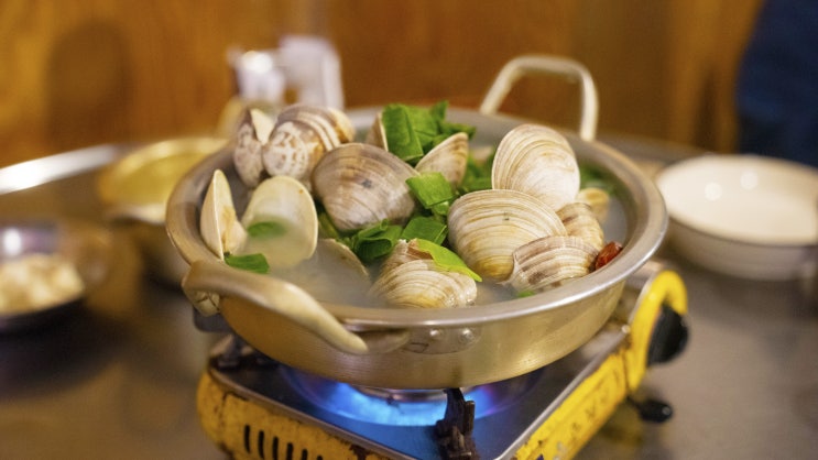  길동역 맛집 : 청룡포차 (아담한 심야식당 처럼 조용한 술집)