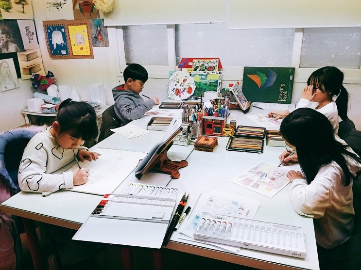 미술 학원에 일주일에 몇 번 보내야 좋을까요? 미술 학원에 일주일에 몇 번 보내야 좋을까요?