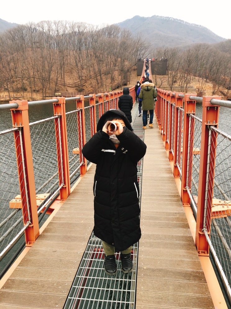  경기도 가볼만한곳 마장호수 출렁다리와 마장호수 맛집 레드브릿지 베이커리  카페에 놀러왔어요.