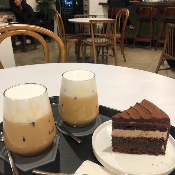  창원 진해 속천 아인슈페너가 맛있는 '카페어니스트'