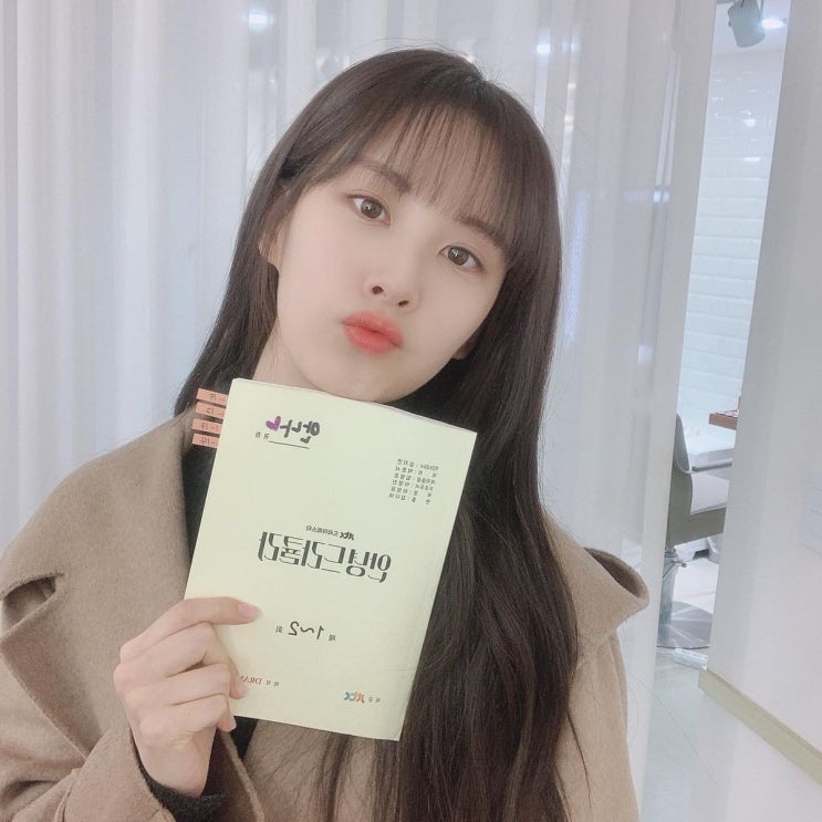 JTBC 단막극 안녕 드라큘라 레즈비언 역할을 맡은 서현 이청아 JTBC 단막극 안녕 드라큘라 레즈비언 역할을 맡은 서현 이청아