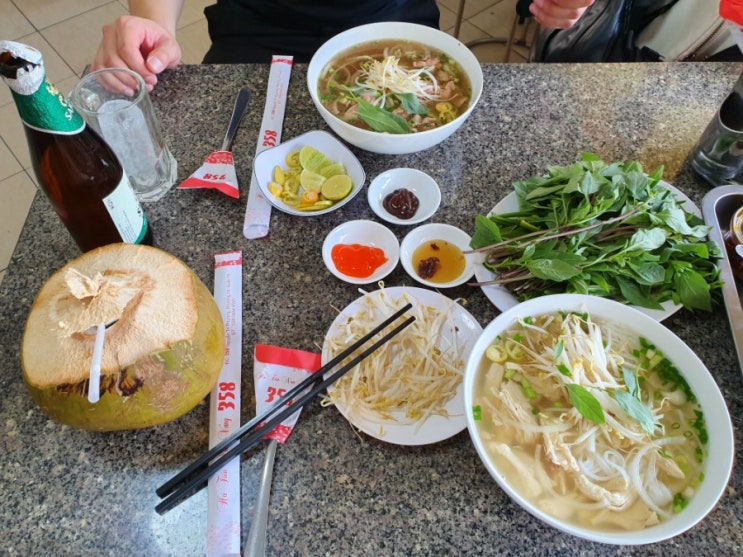  [호치민여행] 저렴한 한 끼! 포뀐 쌀국수와 콩카페