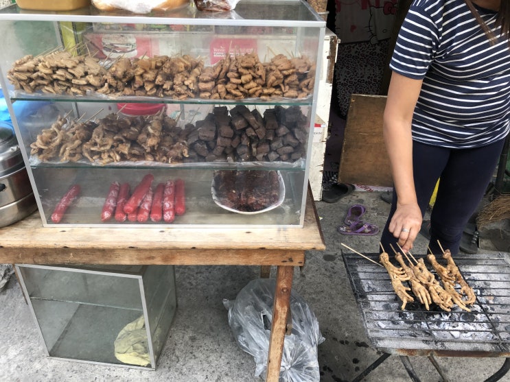  필리핀. 닭대가리 꼬치