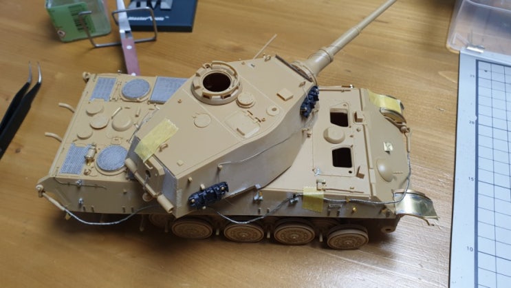  [02_기본조립] Academy KingTiger 아카데미 킹타이거