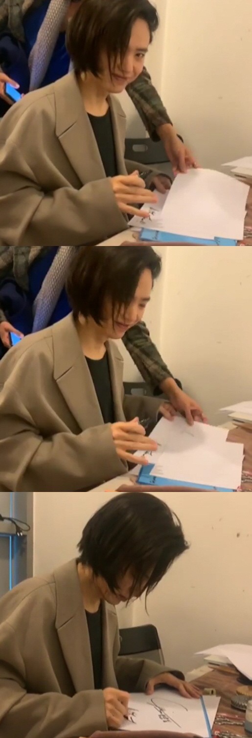 양준일 헤어스타일 바뀐 미모에.. '심쿵' 양준일 헤어스타일 바뀐 미모에.. '심쿵'