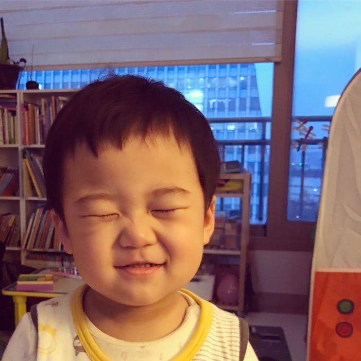 아빠 같이 놀자 같이 놀쟈아 아빠 같이 놀자 같이 놀쟈아