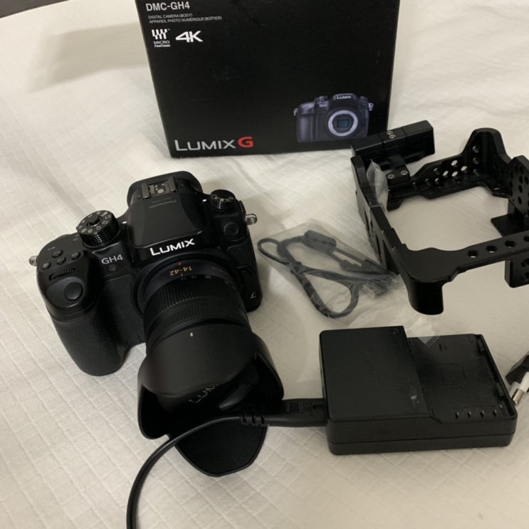 [판매완룡] 파나소닉 LUMIX GH4 미러리스 카메라 (+렌즈 포함)