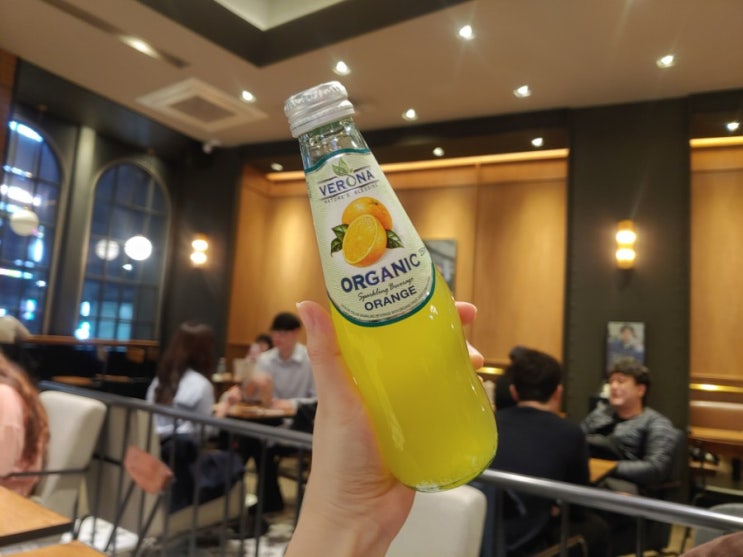  투썸에서 마셔본 베로나, 탄산이 강해요!