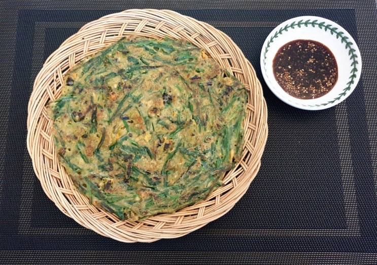  홍합부추전 부치기~