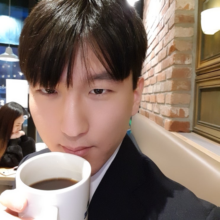  시립대 정문 이디야에서