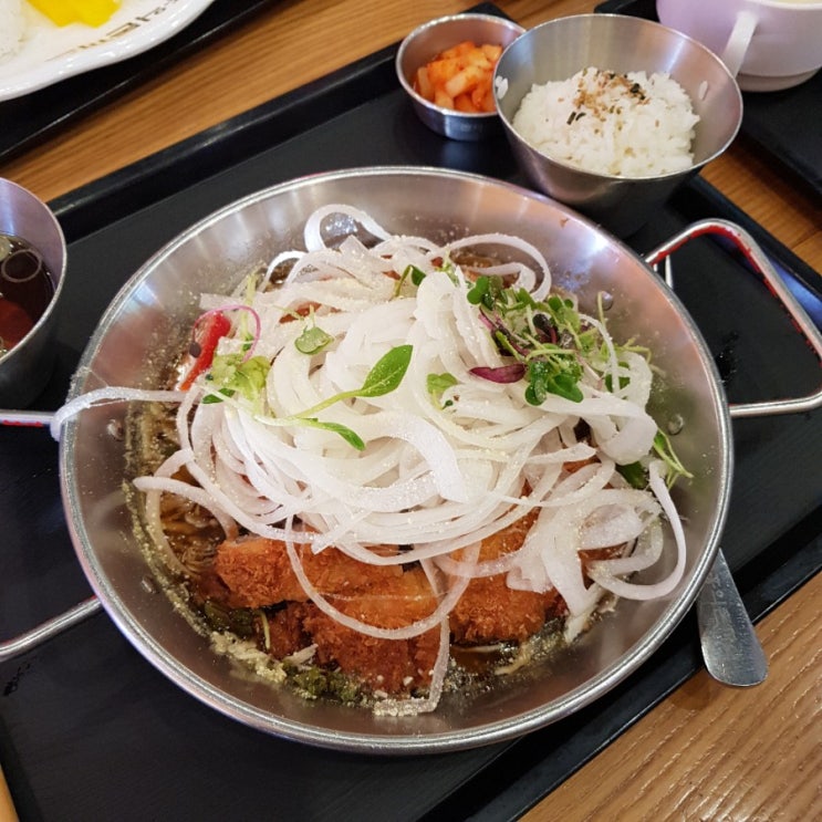  왕돈까스가 왕 큰 금촌 맛집 홍익돈까스