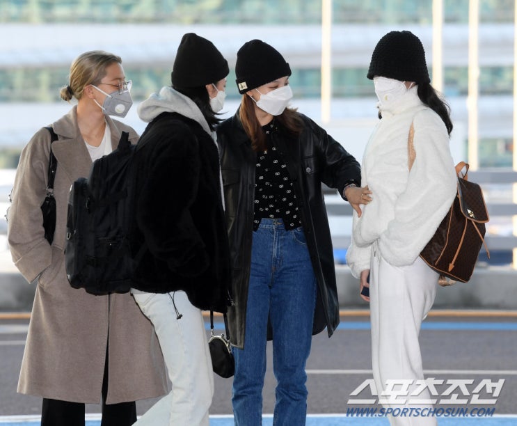 200210 트와이스 (TWICE) in 공항 200210 트와이스 (TWICE) in 공항