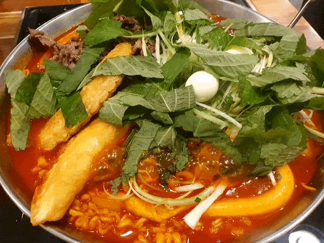  [대전 은행동 맛집]청년다방 대전은행점 차돌떡볶이, 버터갈릭감자튀김, 볶음밥까지 배부르다!