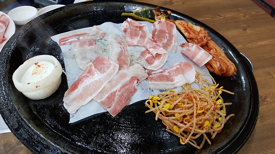 왕솥뚜껑흑돼지 사진 2