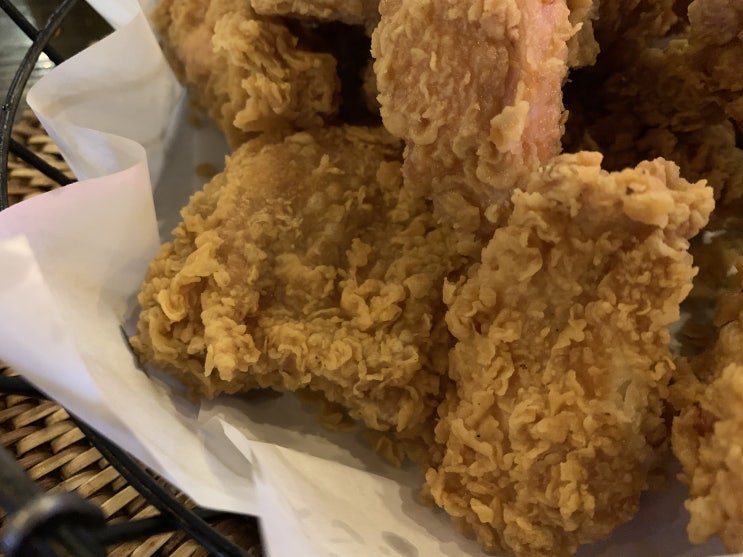 홍대입구역 치킨 맛집 '비비큐 치킨앤비어 홍대반가점' 홍대입구역 치킨 맛집 '비비큐 치킨앤비어 홍대반가점'