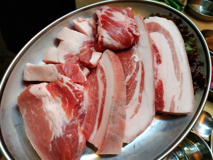 홍대고기맛집:조용하고 맛있는 요망진흑돼지 서교점