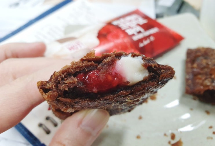  내돈주고먹은 맥도날드 라즈베리크림치즈파이 솔찍후기