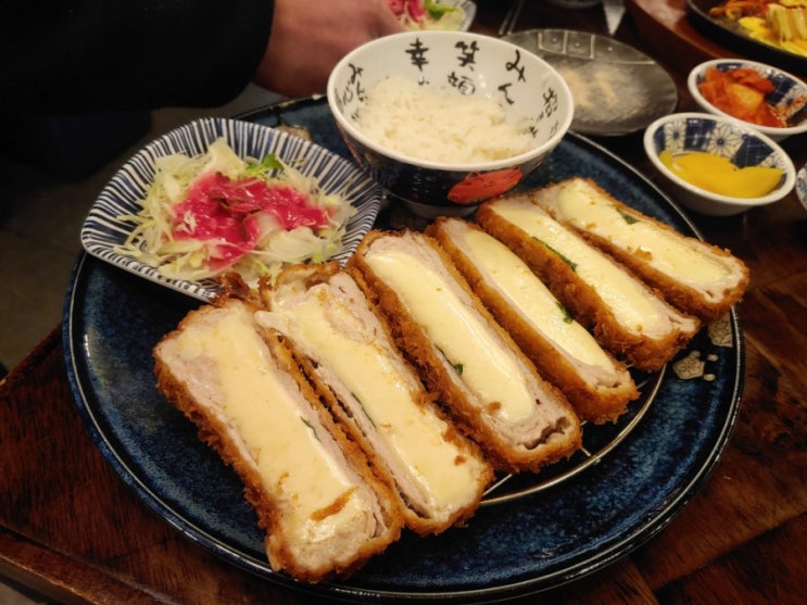  홍대 혼가츠, 치즈돈까스&매운돈까스 맛있어요!