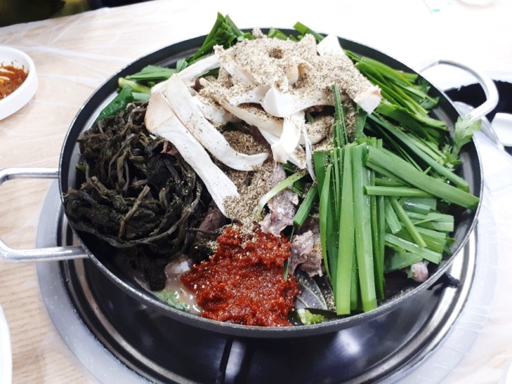  이천 맛집 깔끔 담백한 원기 보양식 흑염소 전골 산골 흑염소 요리 전문점