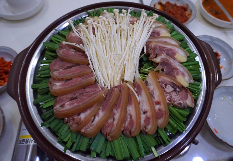  원기회복으로 수신 가마솥흑염소 농장 직영이라서 믿을 수 있어요