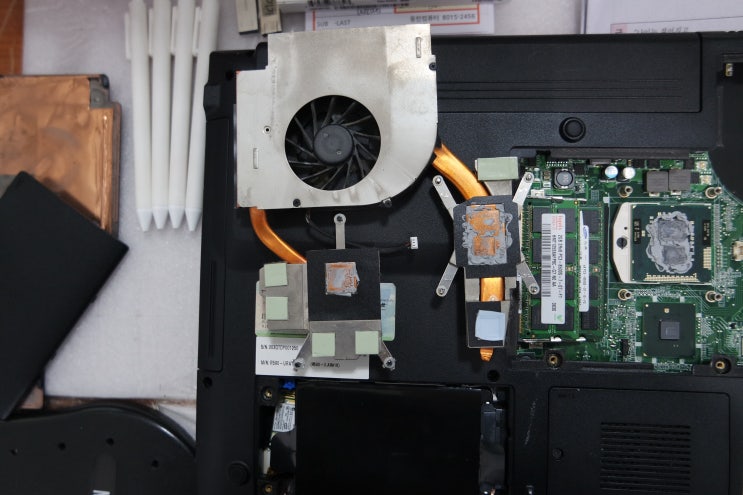 LG노트북 R590-URA1K SSD업그레이드, 서멀구리스 재도포 및 청소
