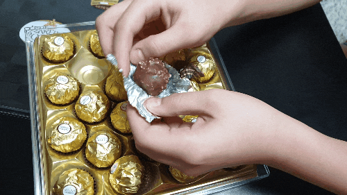  오늘은 20년 2월14일 발렌타인데이 초콜릿 받아야지요~