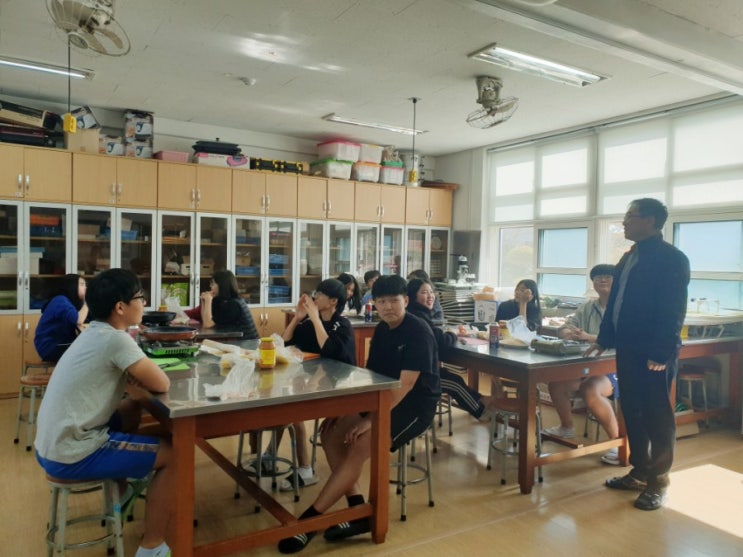  마을이 학교다.미세먼지에 좋은 해조류로 피자 만들기 체험