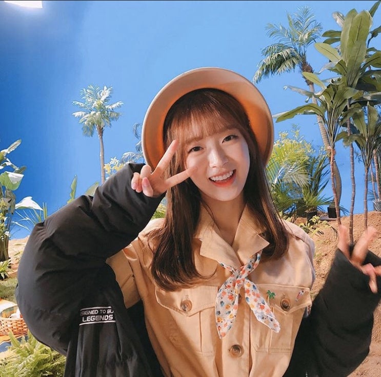  예콩찌 워너비:: 찾았다 오마이걸 아린 단발로 찾아왔다 최예원 최아린의 인스타 근황 (Ft. 네이버웹툰 소녀의세계 오나리)