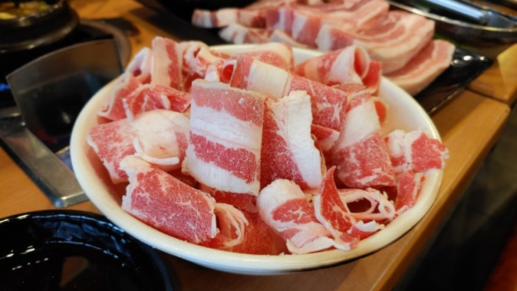방배동 무한리필 고기집 통큰무한삼겹 고기 맛있게 먹는법. 가성비와 세트메뉴 구성 분석