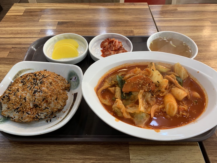 가볍게 식사하거나 김밥 포장하기 좋은 부천역 분식집 '토토김밥' 가볍게 식사하거나 김밥 포장하기 좋은 부천역 분식집 '토토김밥'