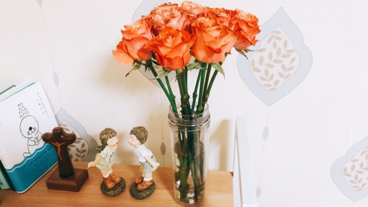  방에 장미꽃 올려봤어요!