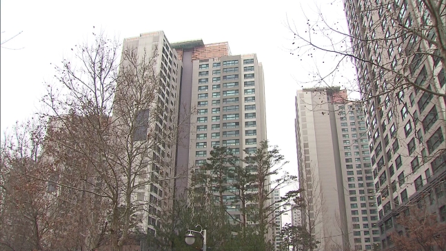 수도권 격전지로 더오르는 '일산'.."집값 오려줄 후보에 투표 하겠다" 수도권 격전지로 더오르는 '일산'.."집값 오려줄 후보에 투표 하겠다"