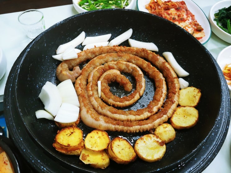  통마늘이 들어간 곱창구이 집(feat. 천안 신계리 먹쇠 곱창)