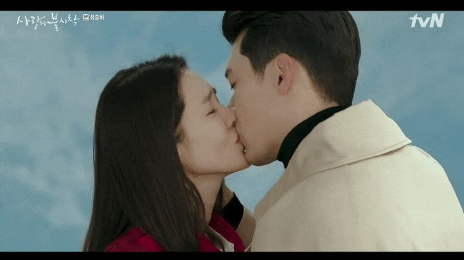『愛の不時着』キスシーンGIF集 ソン・イェジン、ヒョンビン、ソ・ジヘ、キム・ジョンヒョン、ソ・ダン、ク・スンジュン