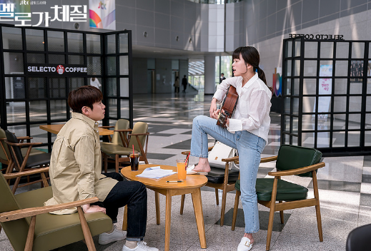  흔들리는 꽃들 속에서 네 샴푸향이 느껴진거야  드라마 멜로가 체질