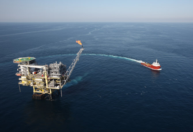 산유국 지키려 수명 늘린 동해가스전…석유·가스公 8개월째 공급가 갈등