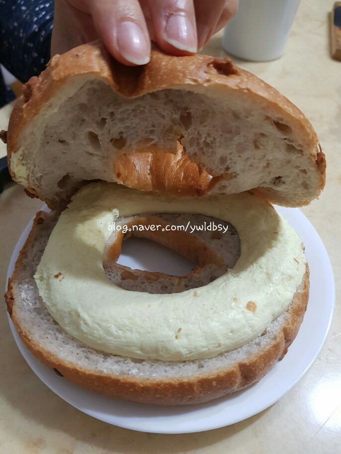  낙성대역 맛집 전국 3대 빵집 '장블랑제리' 리뷰 3탄 (가성비 더티초코 - 데블스쇼콜라, 어니언 베이글 리뷰)