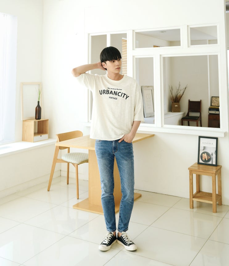  군더더기 없는 데일리 청바지 DMOK
