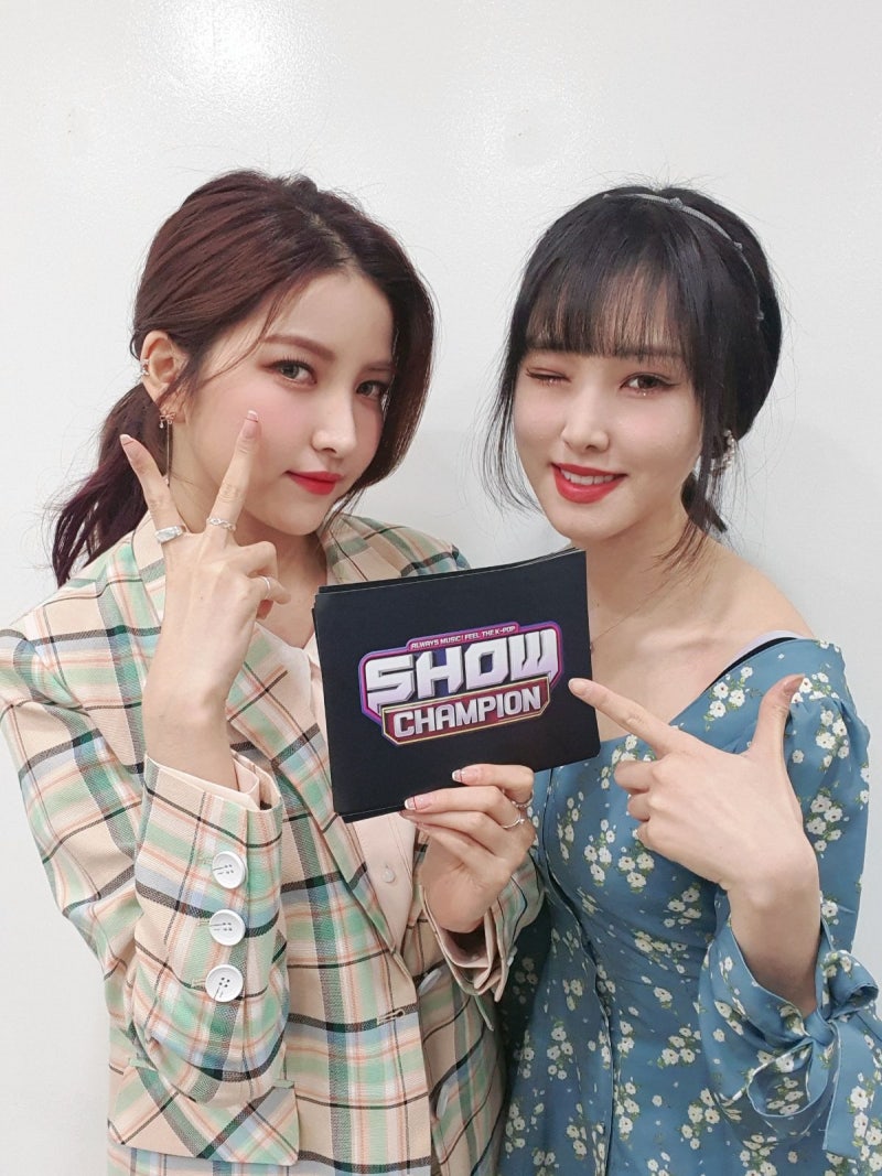 200219 여자친구 트위터 4p ( 쇼챔피언, 장신즈 ) : 네이버 블로그