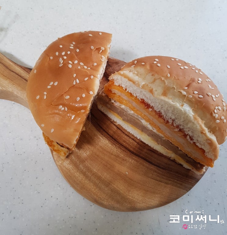 gs 편의점 더블버거 박찬호 투머치 따블 버거 패티가 더블이라 크긴 크네요