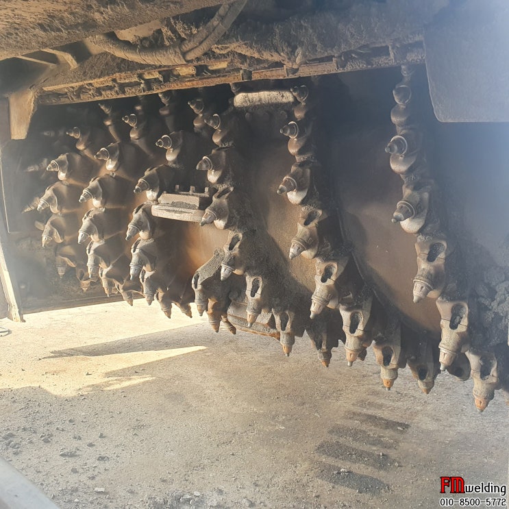  중장비출장용접 노면파쇄기 비르트겐 노상안정기 홀더파손 용접보수 자료