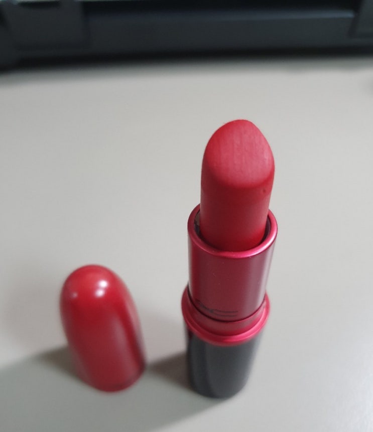  맥에서 이거모르는사람 없을껄? 맥 립스틱 루비우 mac RUBY WOO