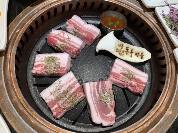  속초 돈우마을 두툼한 삼겹살에 폭빠져요~